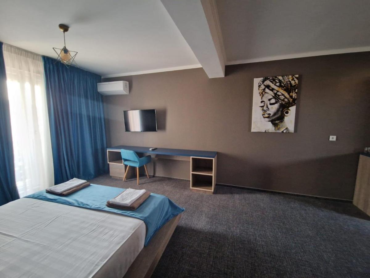 Roşu Albert Hotel מראה חיצוני תמונה