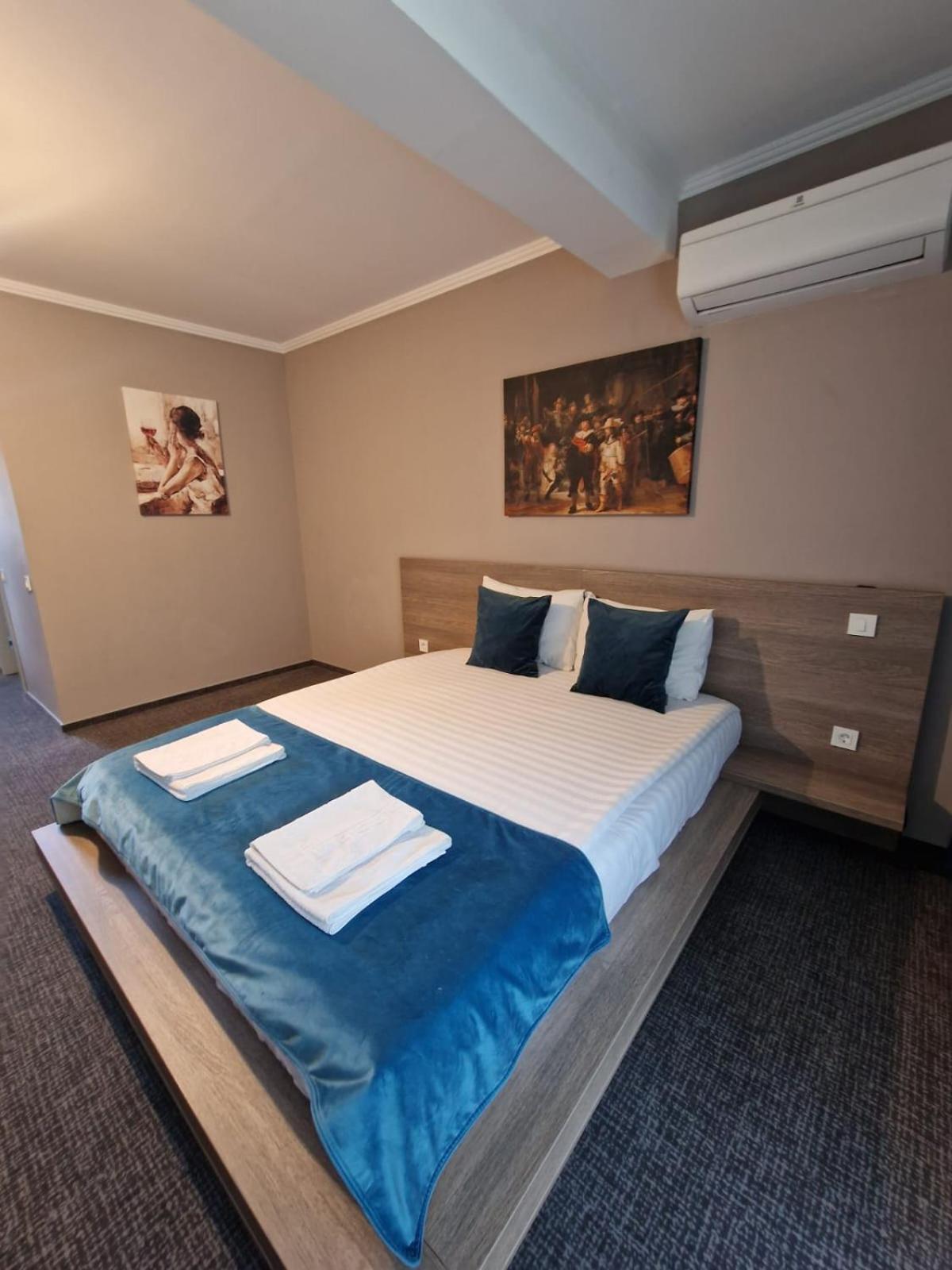 Roşu Albert Hotel מראה חיצוני תמונה