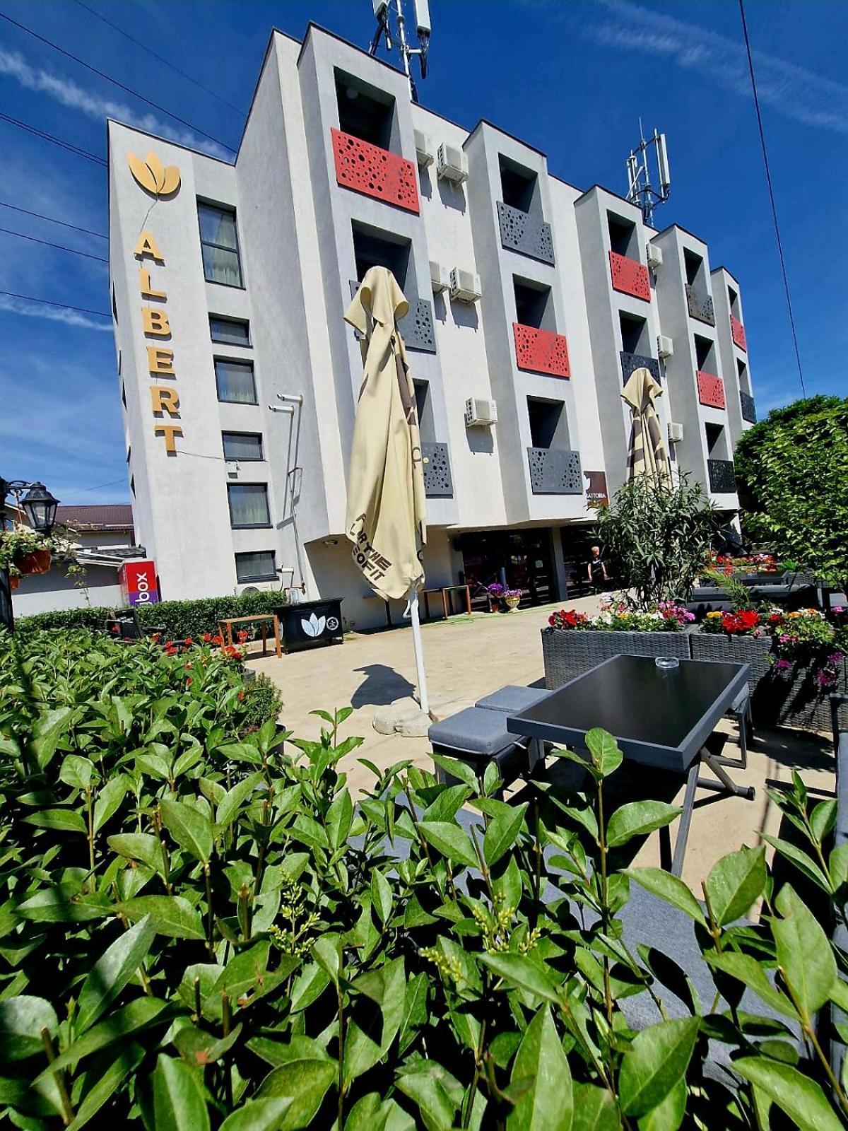 Roşu Albert Hotel מראה חיצוני תמונה