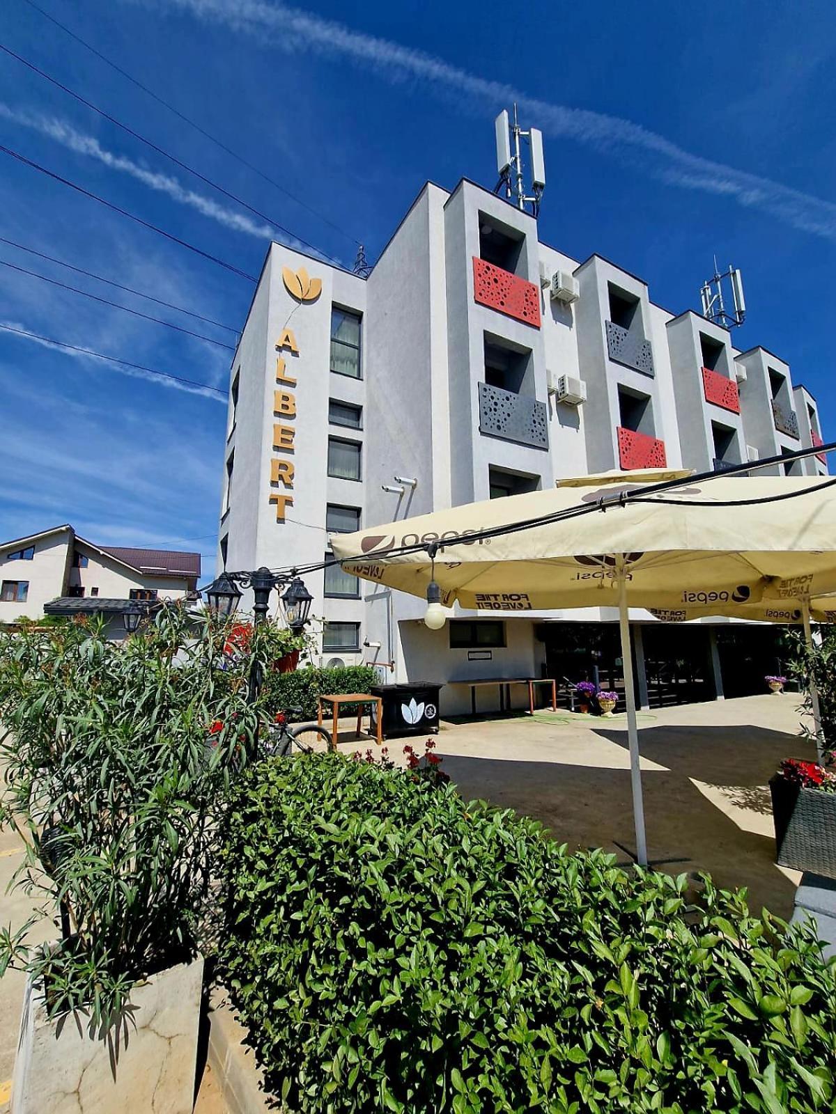 Roşu Albert Hotel מראה חיצוני תמונה